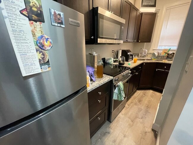 Foto del edificio - 63 Burbank St