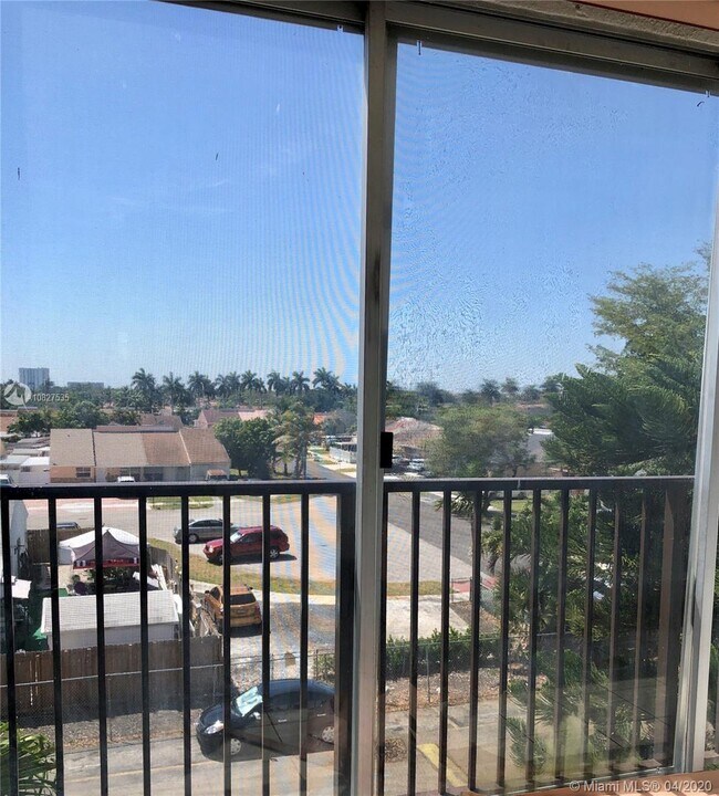 Foto del edificio - 9441 SW 4th St