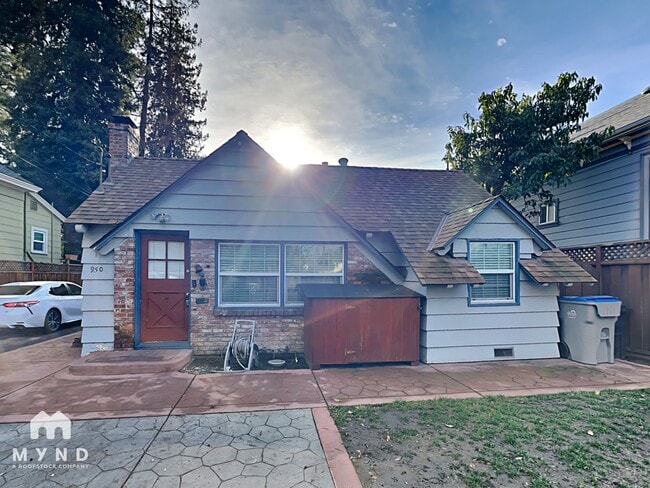 Building Photo - 950 W Taylor St