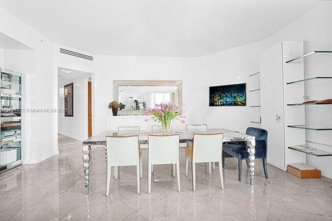 Foto del edificio - 16051 Collins Ave