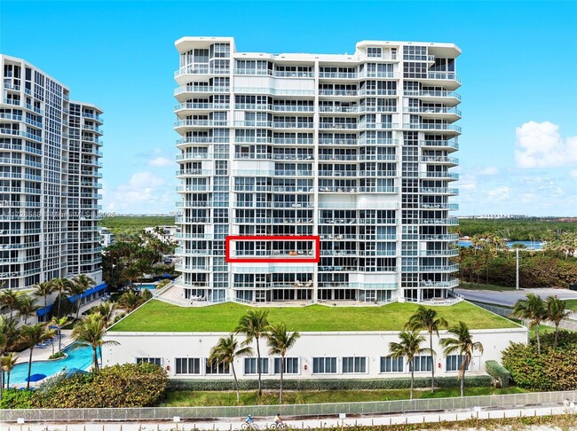 Foto del edificio - 6051 N Ocean Dr