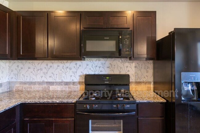 Foto del edificio - 1425 Sandstone Dr
