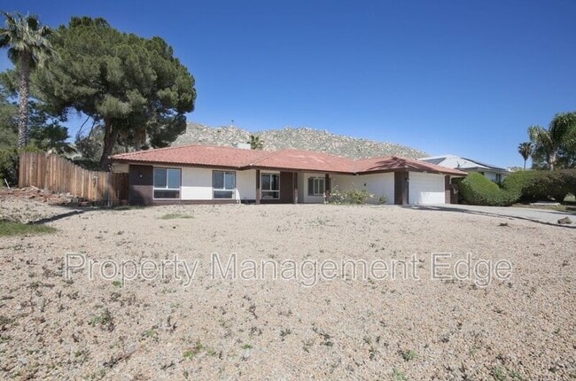 Foto del edificio - 25502 Jaclyn Ave