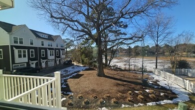 Building Photo - 549 Westport St