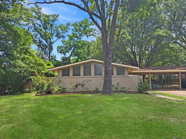 Foto del edificio - 468 College Hill Dr