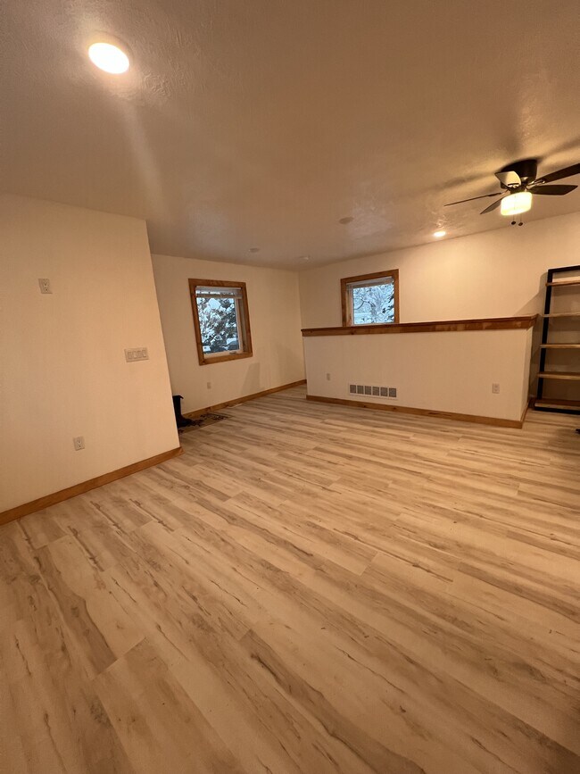 Foto del edificio - 3307 Iowa St