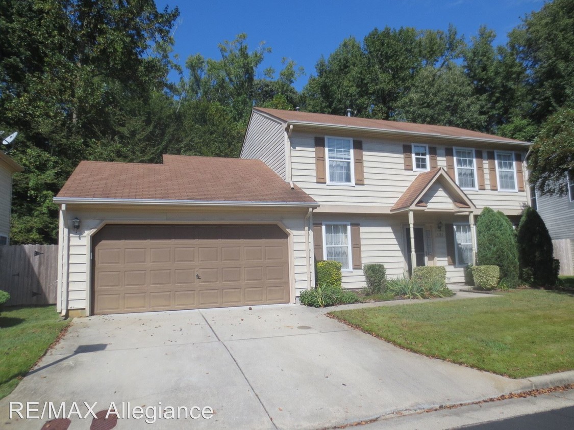 Primary Photo - 3132 Guardhouse Cir