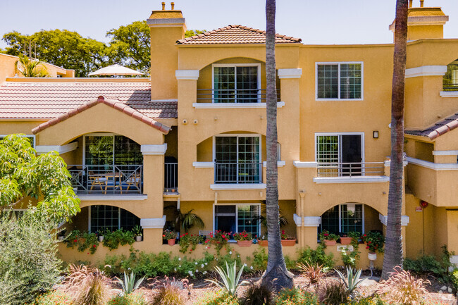 Entrance - Metro Art West Hollywood Luxury Living