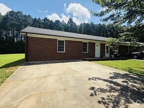 Building Photo - 2296 Beth Haven Church Rd
