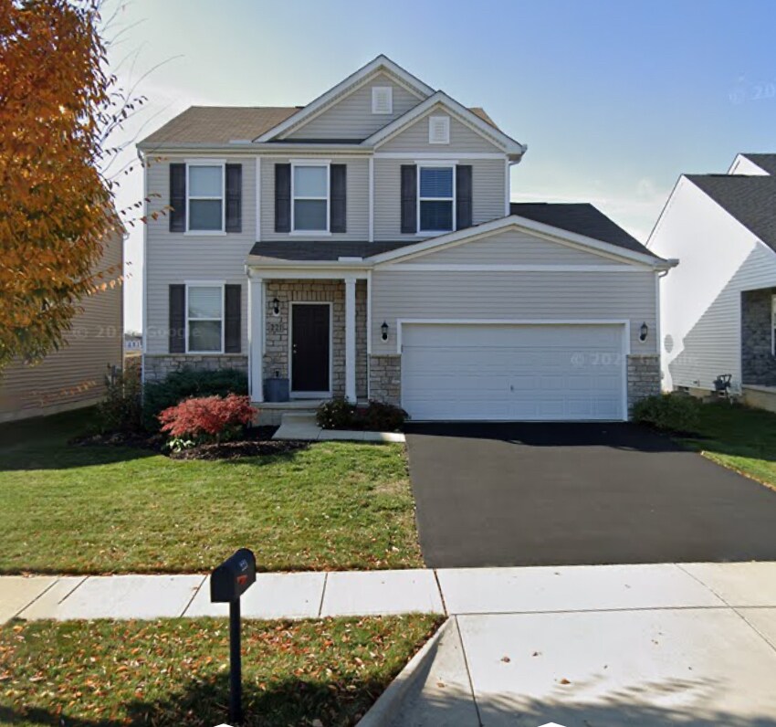 Primary Photo - 221 Cloverhill Dr