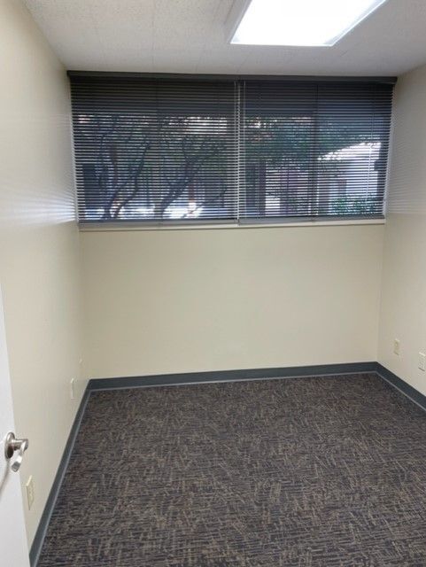 Building Photo - 681 Oak Grove Ave