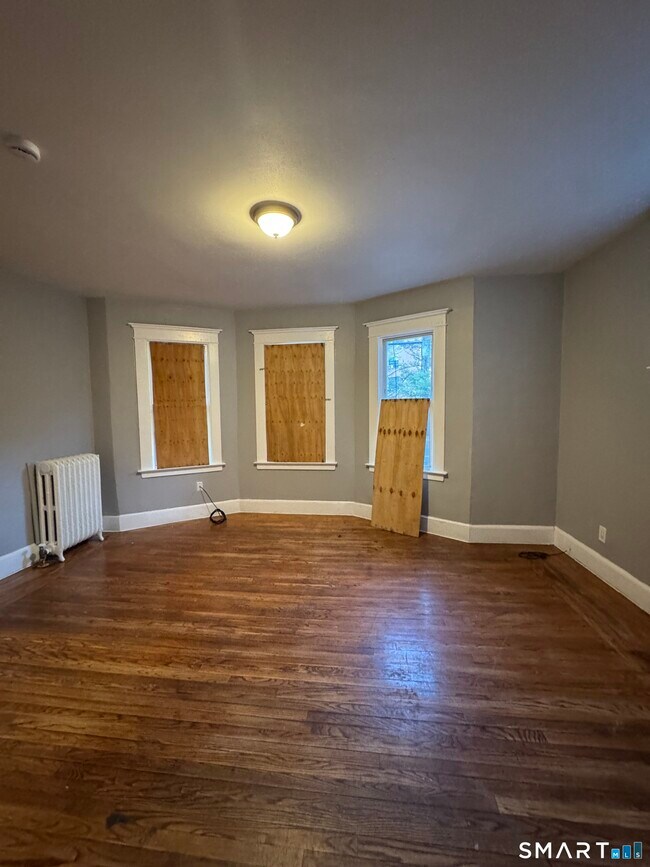 Foto del edificio - 916 Winchester Ave