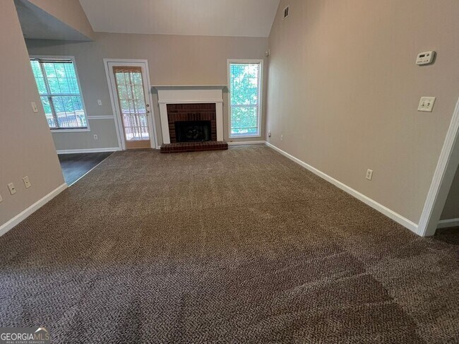 Building Photo - 1157 Chateau Terrace