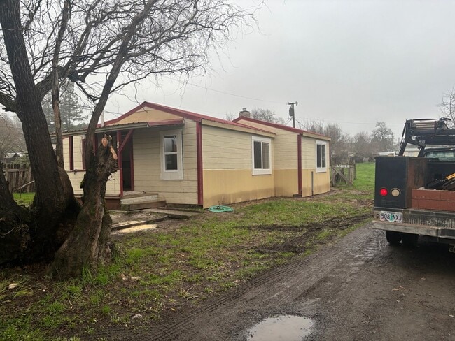 Building Photo - 148-150 Gregory Dr