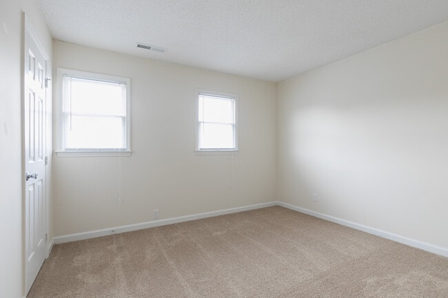 Building Photo - Coming Soon! Cozy 1BR, 1BA Townhome In North Durham Crystal Pines Community