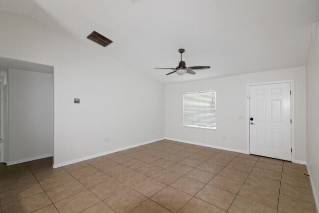 Building Photo - South Venice Annual Home for Rent