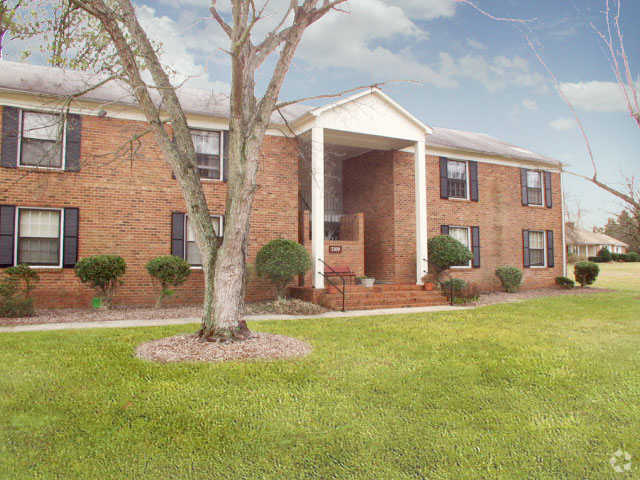 Primary Photo - Swan Run Apartments