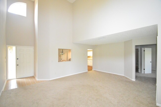 Building Photo - 405 Tournament Rd