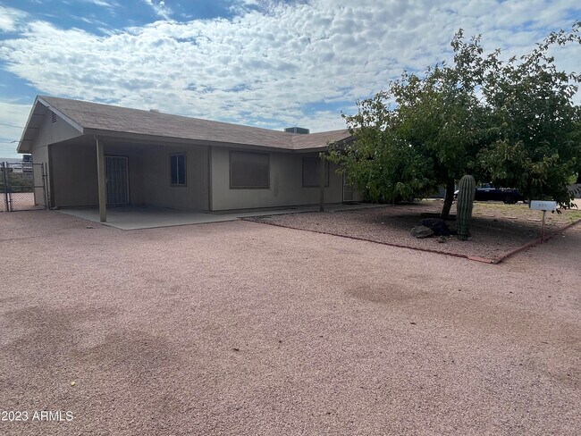 Foto del edificio - 539 S Palm Dr