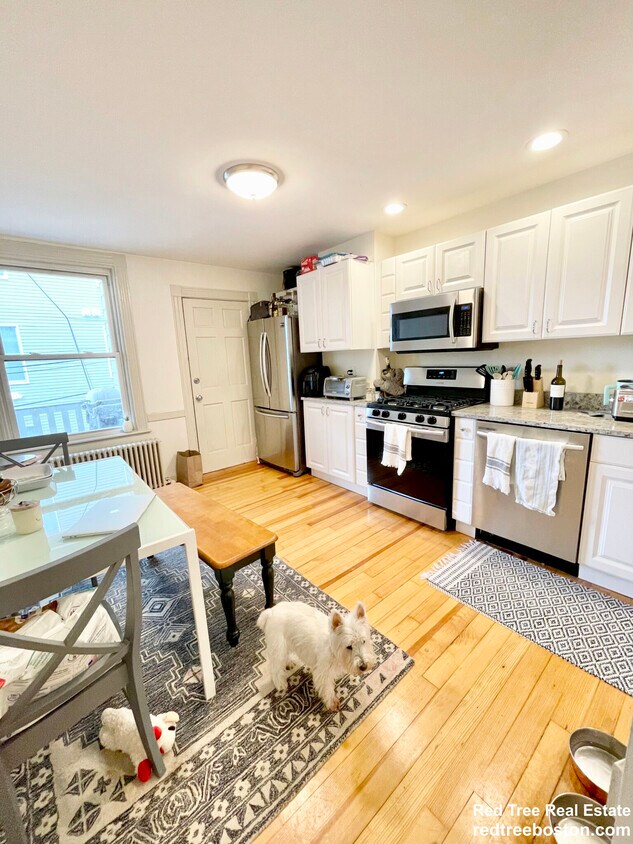 Foto principal - 143 L St