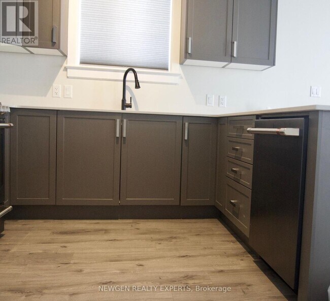 Photo du bâtiment - 189 Dr Richard James Cres