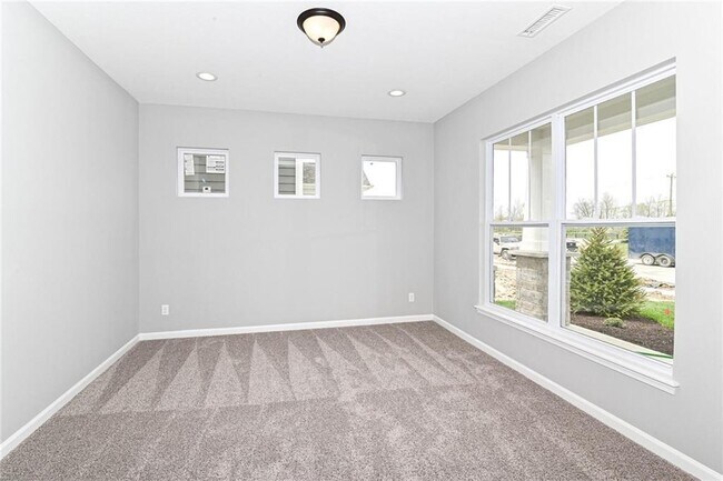 Building Photo - 2165 Davis Dr