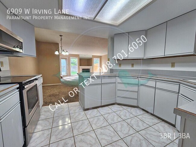 Building Photo - Brilliant 3bdrm Boise TownHome with Garage...