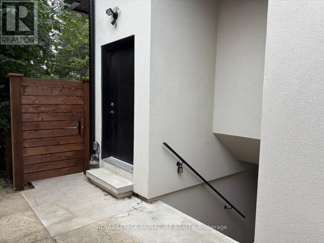 Building Photo - 9 Fleetwell Ct
