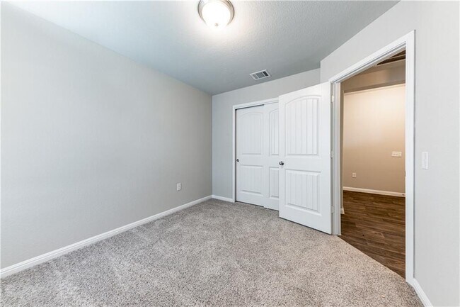 Building Photo - 1512 Fort Dessau Rd
