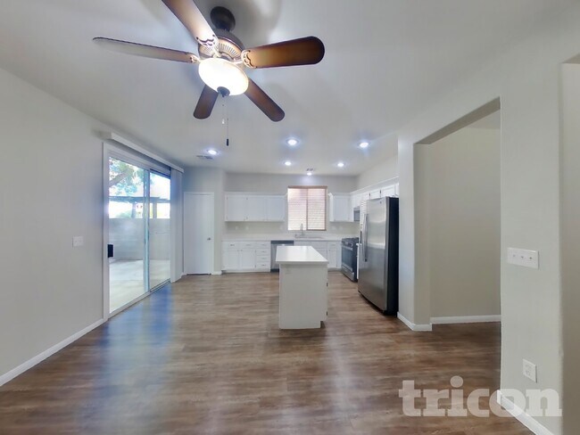 Foto del edificio - 8504 Last Point Ave