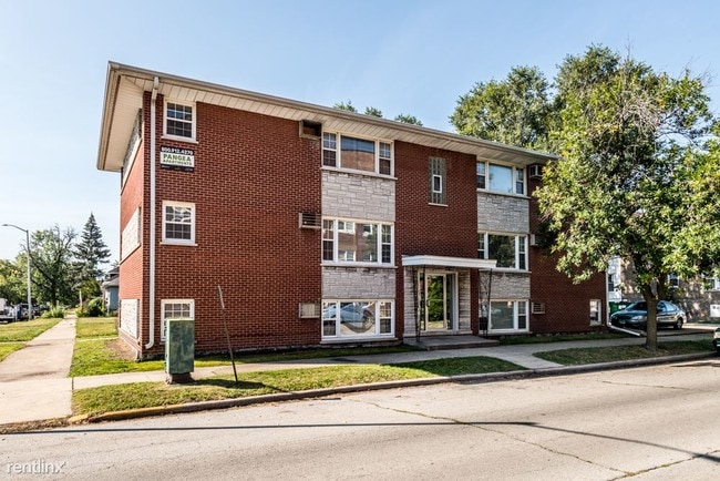 Building Photo - 101 Memorial Dr