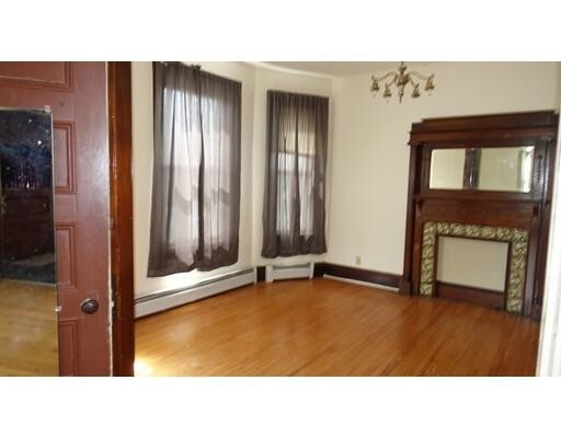 Building Photo - 125 Nesmith St