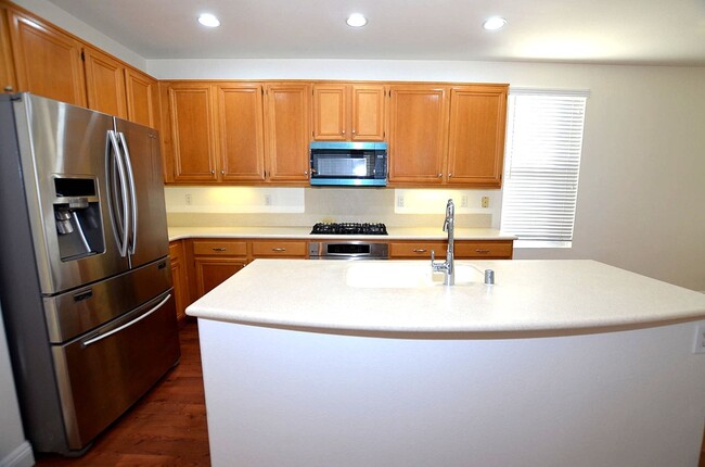 Foto del edificio - 4Br/3-1/2 bathroom Home