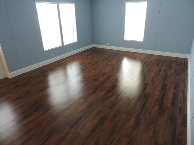 Building Photo - 4283 SE Sweetwood Way