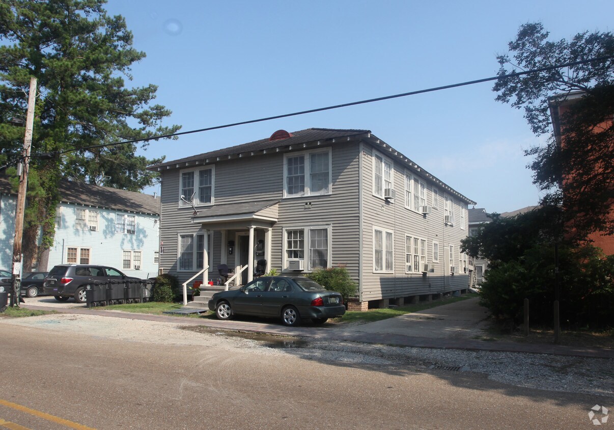 Primary Photo - 167 E State St