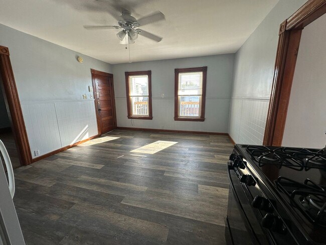 Foto del edificio - 449 Kelley St