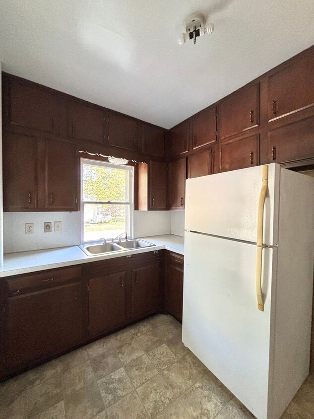 Primary Photo - 2 Bedroom 1 Bathroom Home