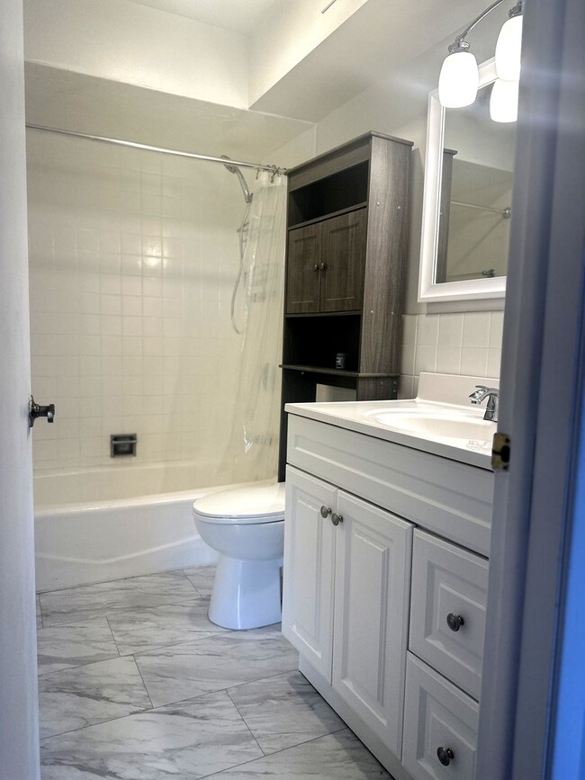 Building Photo - 9138 W 140th St