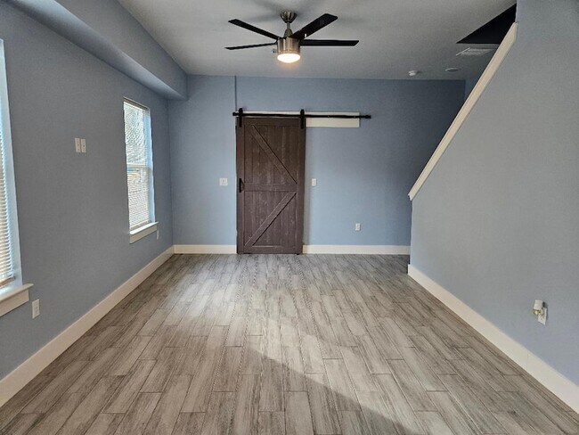 Foto del edificio - 305 Anderson St