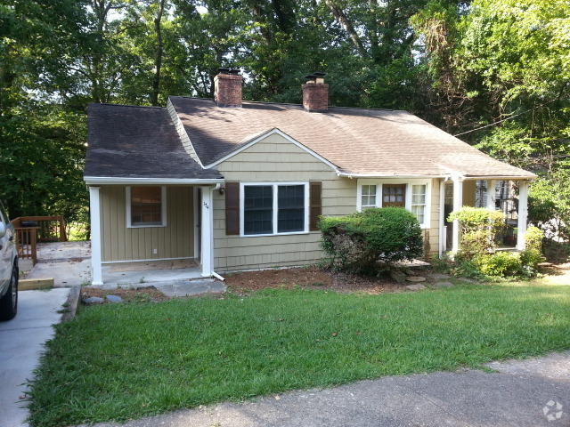 Building Photo - 174 Gramling St SE