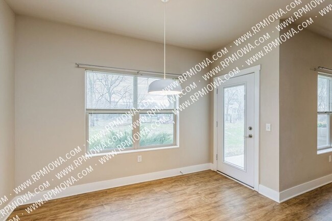 Building Photo - 2701 Bobcat Dr