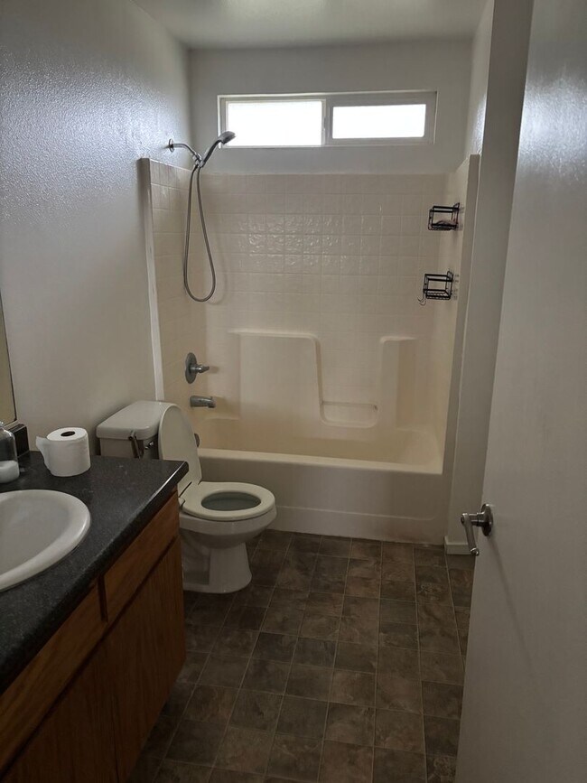 Building Photo - 3BED/2BA HOME IN GRIDLEY