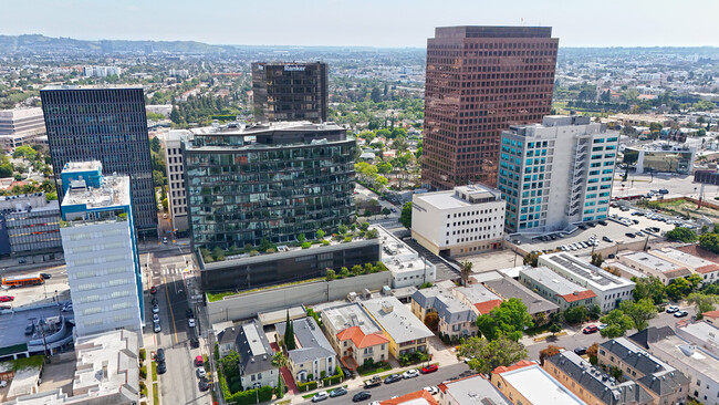 Foto del edificio - 657 S La Jolla Ave