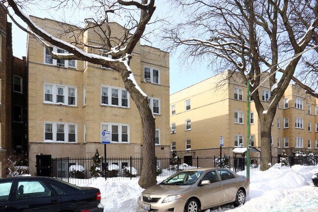 Building Photo - Claremont Court Condo