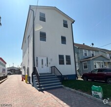 922 Kenneth Ave