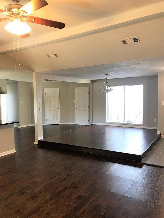 Building Photo - 1519 Hilton Head Dr, Missouri City, TX, 77459