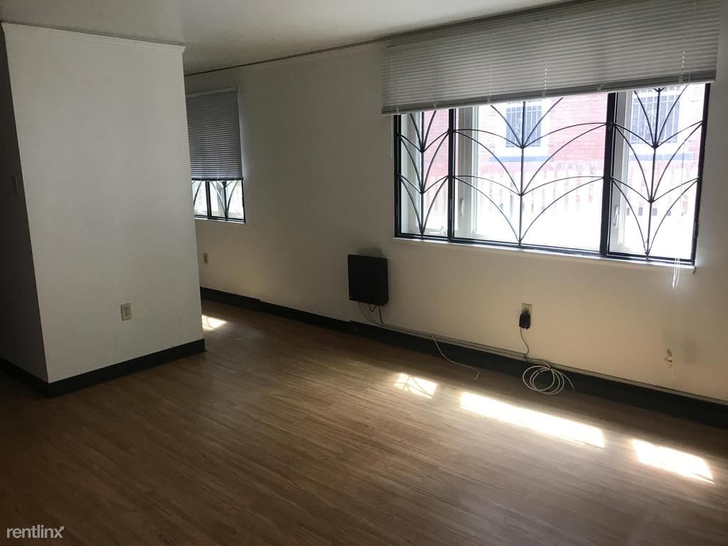 5923 Howe St Unit 3, Pittsburgh, PA 15232 Room for Rent in Pittsburgh