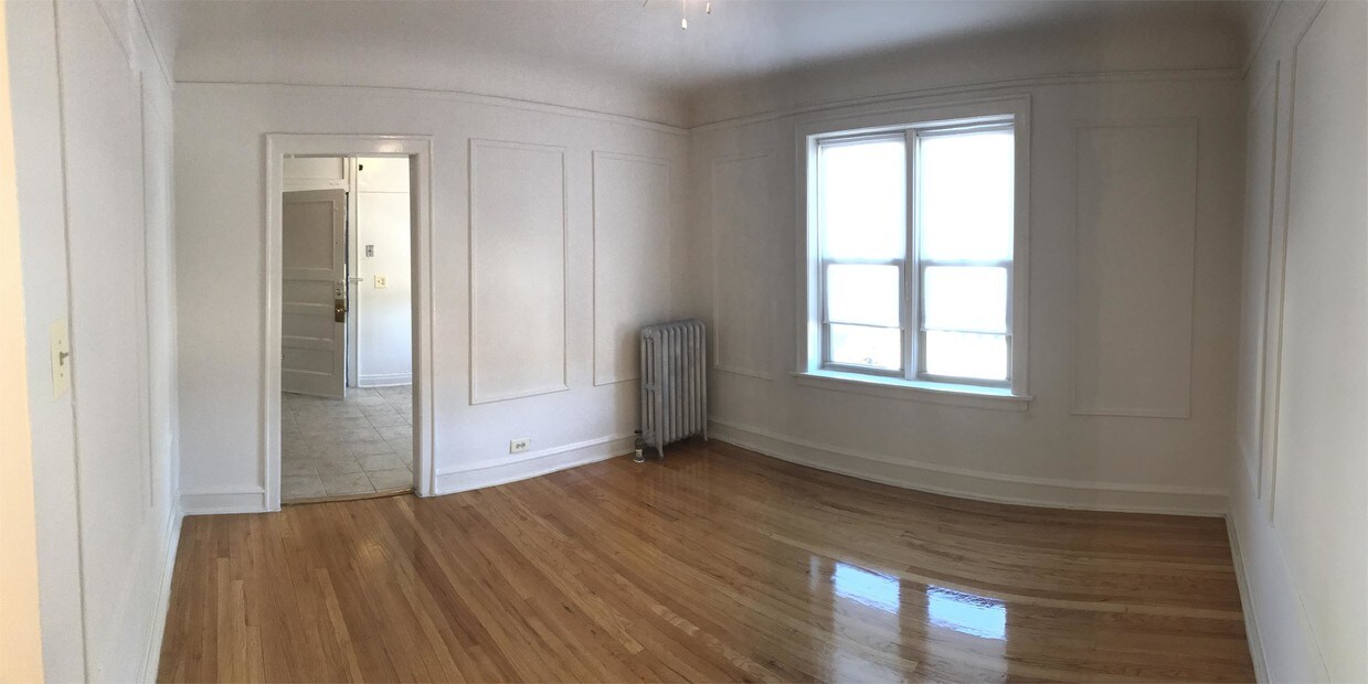 Primary Photo - 9220 S Bishop St