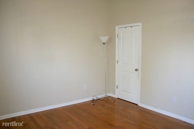 Building Photo - 2 br, 2 bath Townhome - 1625 W Diamond St 1
