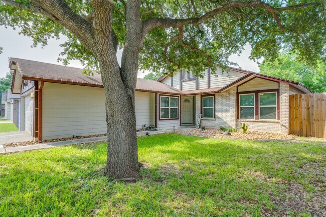 Foto del edificio - UPDATED 3-BEDROOM HOME IN SPRING MEADOW